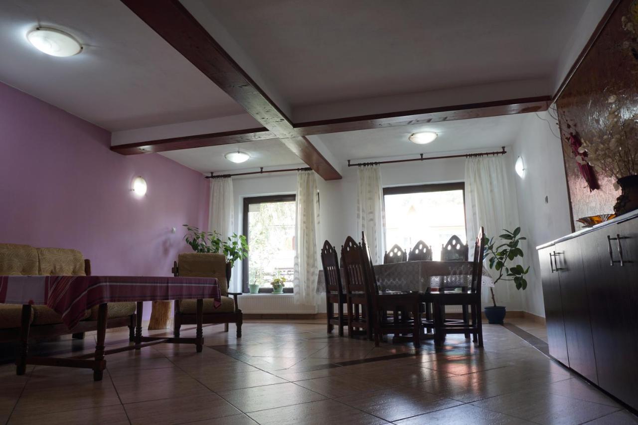 Vila Nik บุชเตนี ภายนอก รูปภาพ