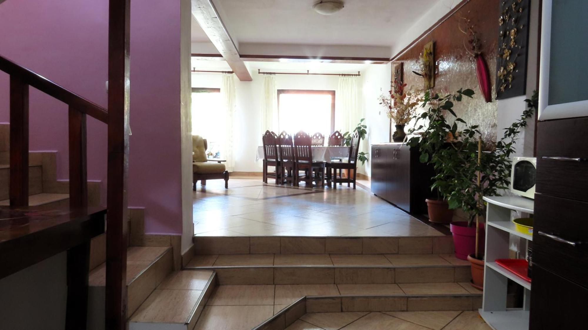 Vila Nik บุชเตนี ภายนอก รูปภาพ